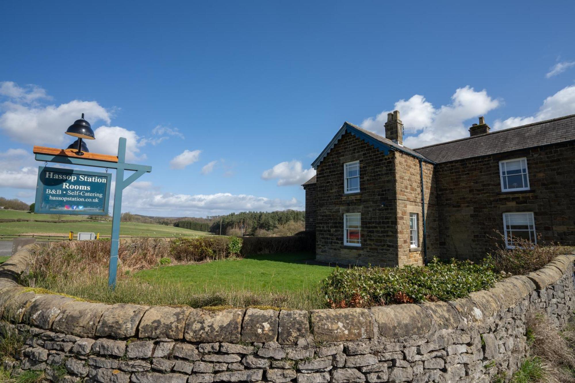 Hassop Station Apartment On The Monsal Trail Bakewell Eksteriør bilde